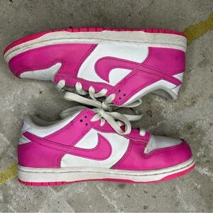 Nike Dunks Kids Sneakers in Pink and White